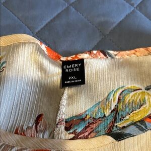 Emery Rose Women's Floral Top - Cream and Multicolor